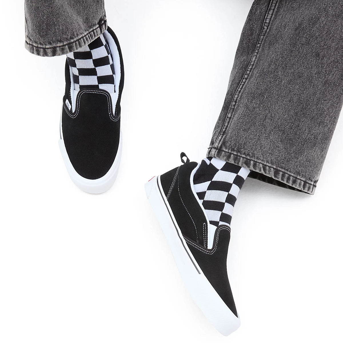 Black and true white checkered vans online