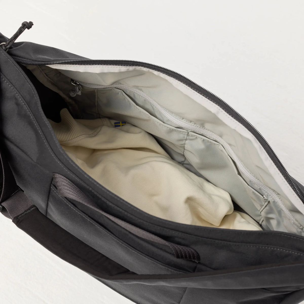 Fjallraven Farden Crossbody - Coal Black
