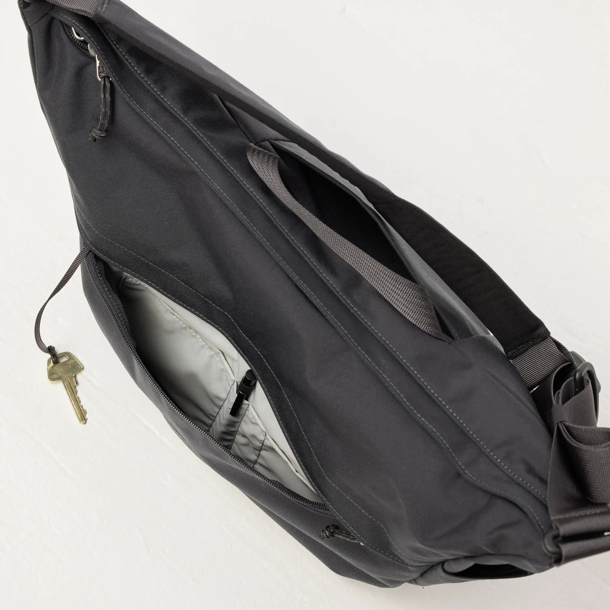 Fjallraven Farden Crossbody - Coal Black