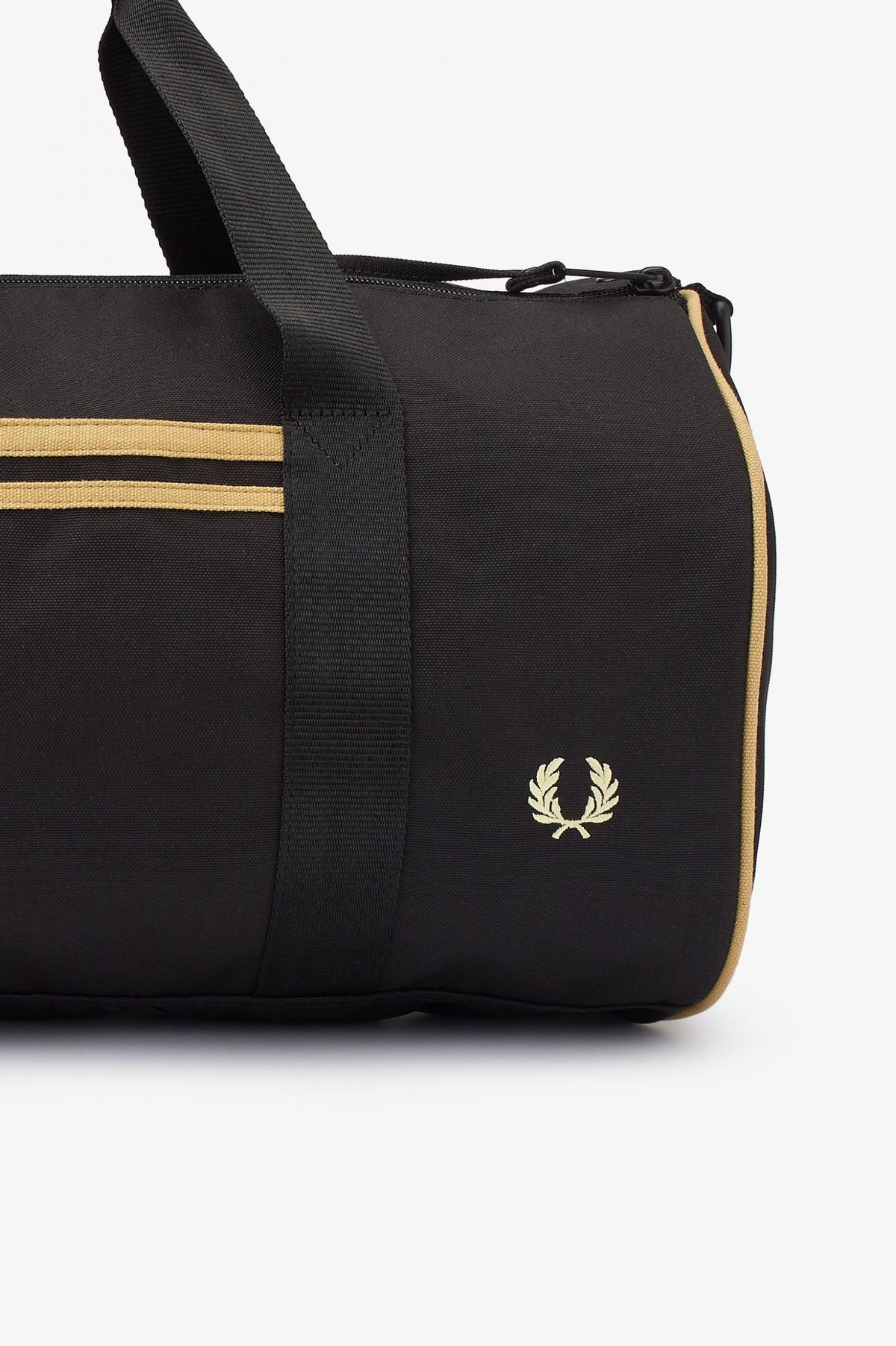 Fred Perry Tipped Barrel Bag Black / Champange
