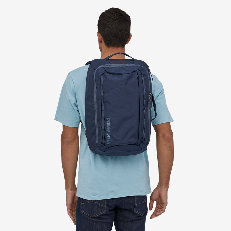 patagonia tres backpack uk Buy The Patagonia Tres Pack 25L Classic Navy / Dolomite Blue