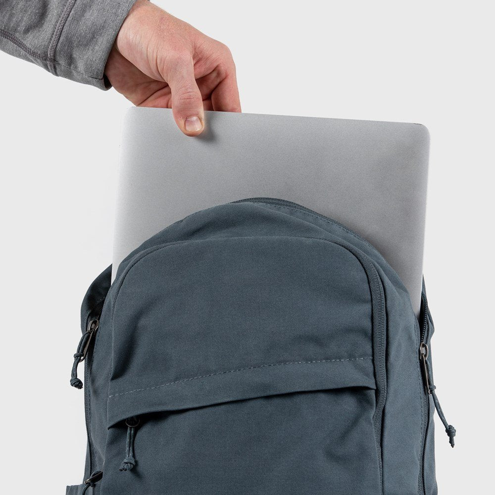 Fjallraven raven deals 20 navy